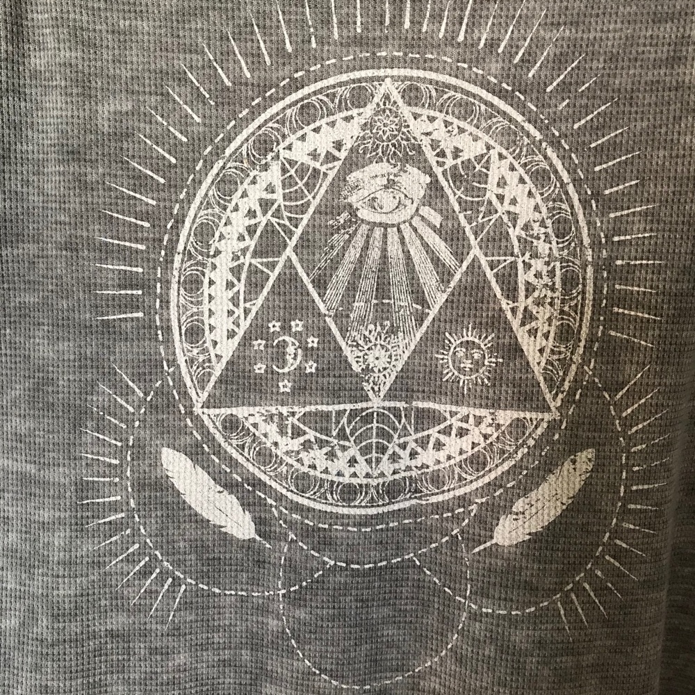 Mystical Billabong long sleeve top - Picture 10 of 14